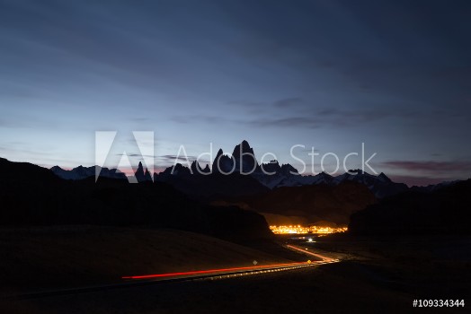 Bild på Mount Fitz Roy at sunset Los Glaciares National Park Patagonia